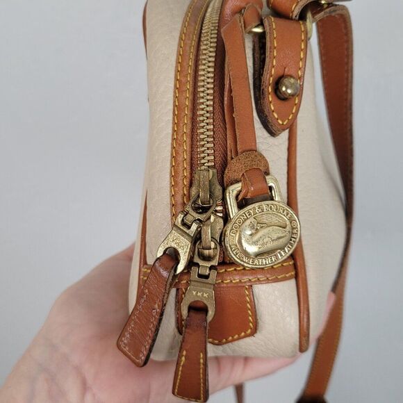 Dooney & Bourke Camera Zip Top Crossbody Bag Leather Cream Beige Brown - Picture 8 of 15